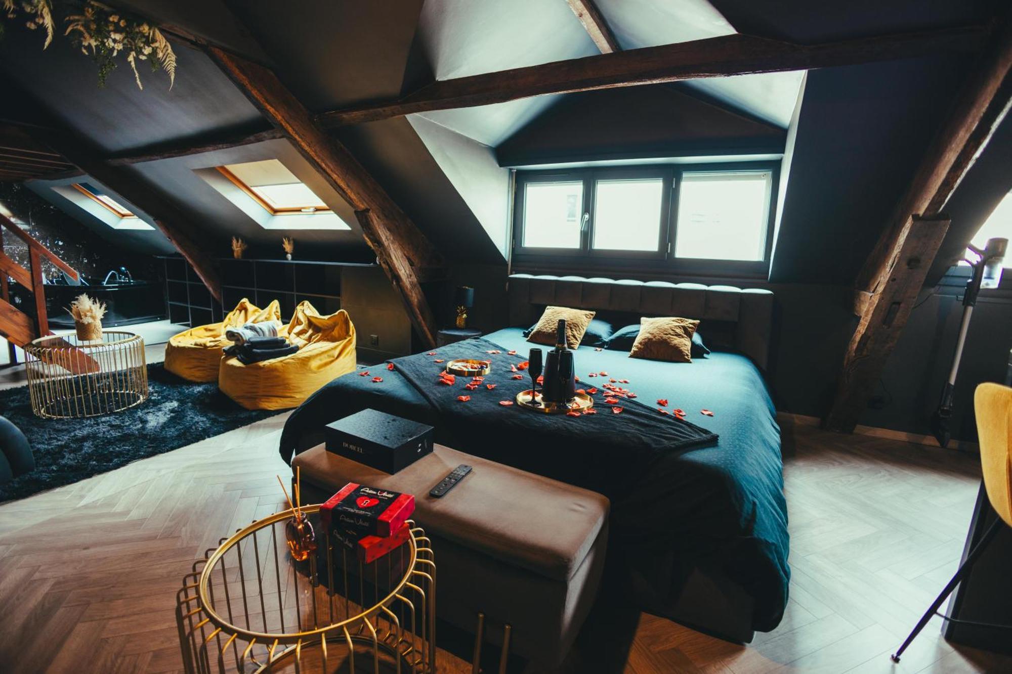 La Marble Room - Suite Balneo & Sauna Angers Exterior photo