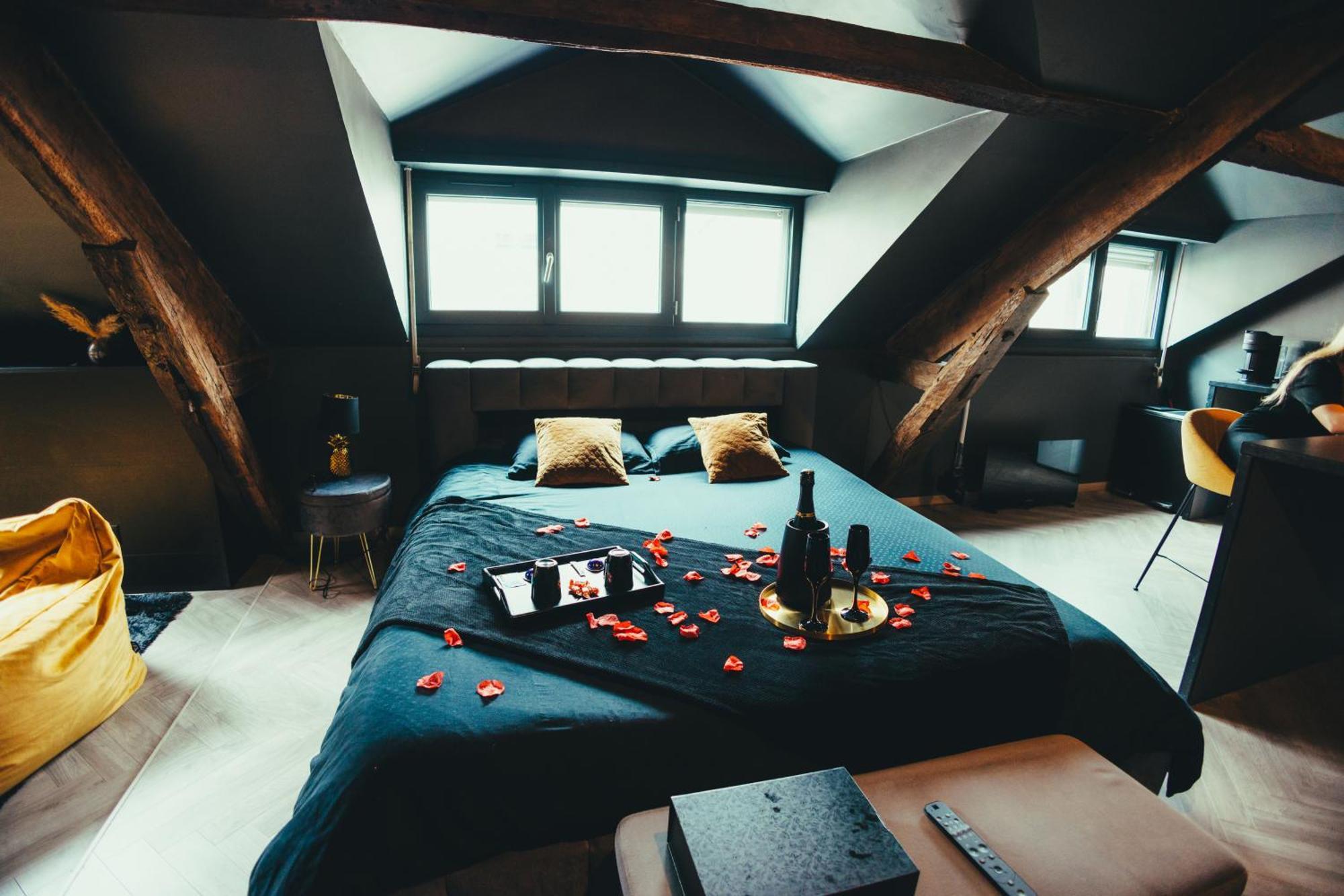 La Marble Room - Suite Balneo & Sauna Angers Exterior photo
