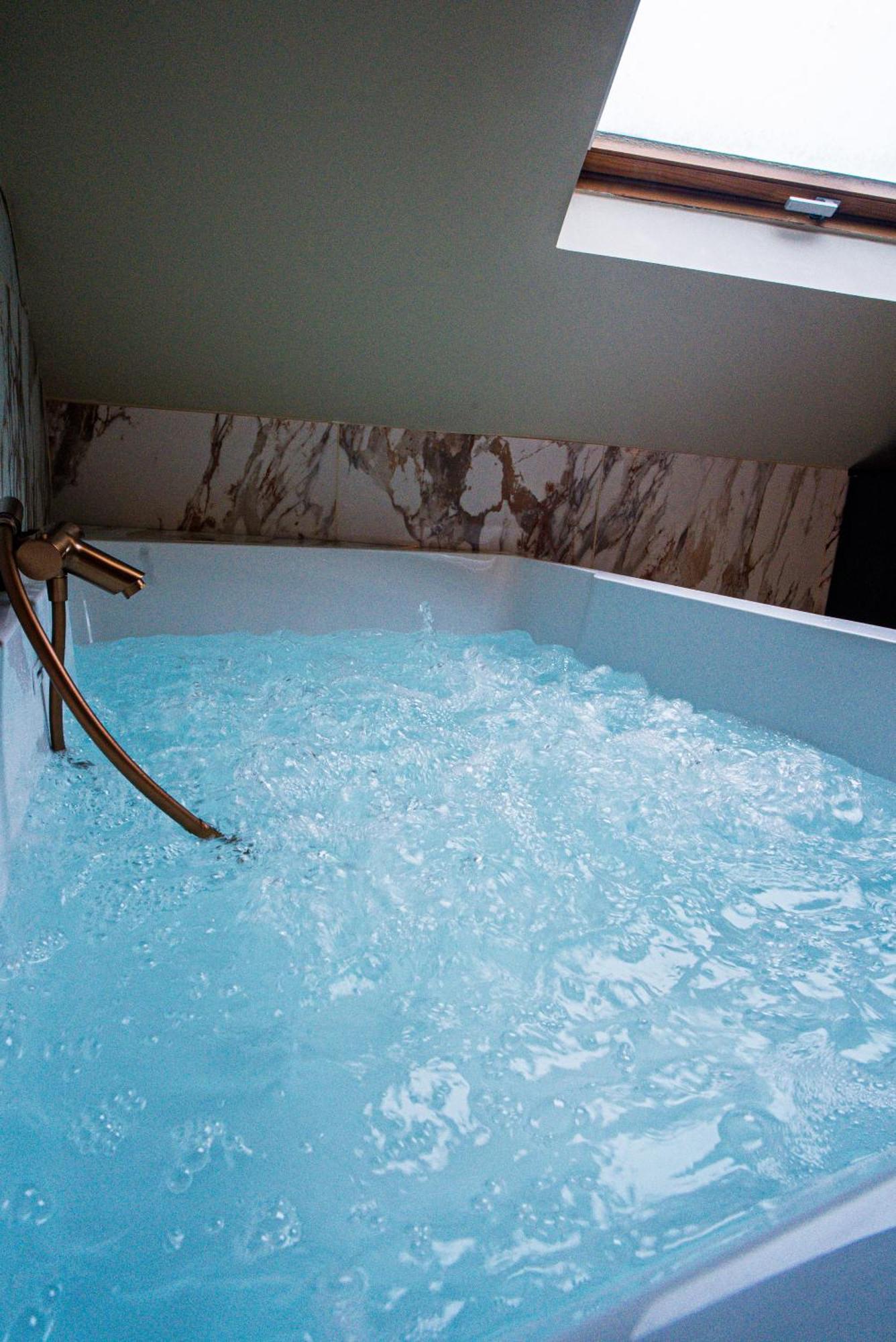 La Marble Room - Suite Balneo & Sauna Angers Exterior photo