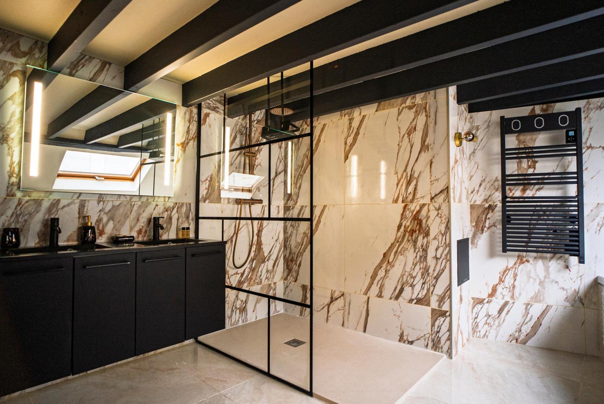 La Marble Room - Suite Balneo & Sauna Angers Exterior photo