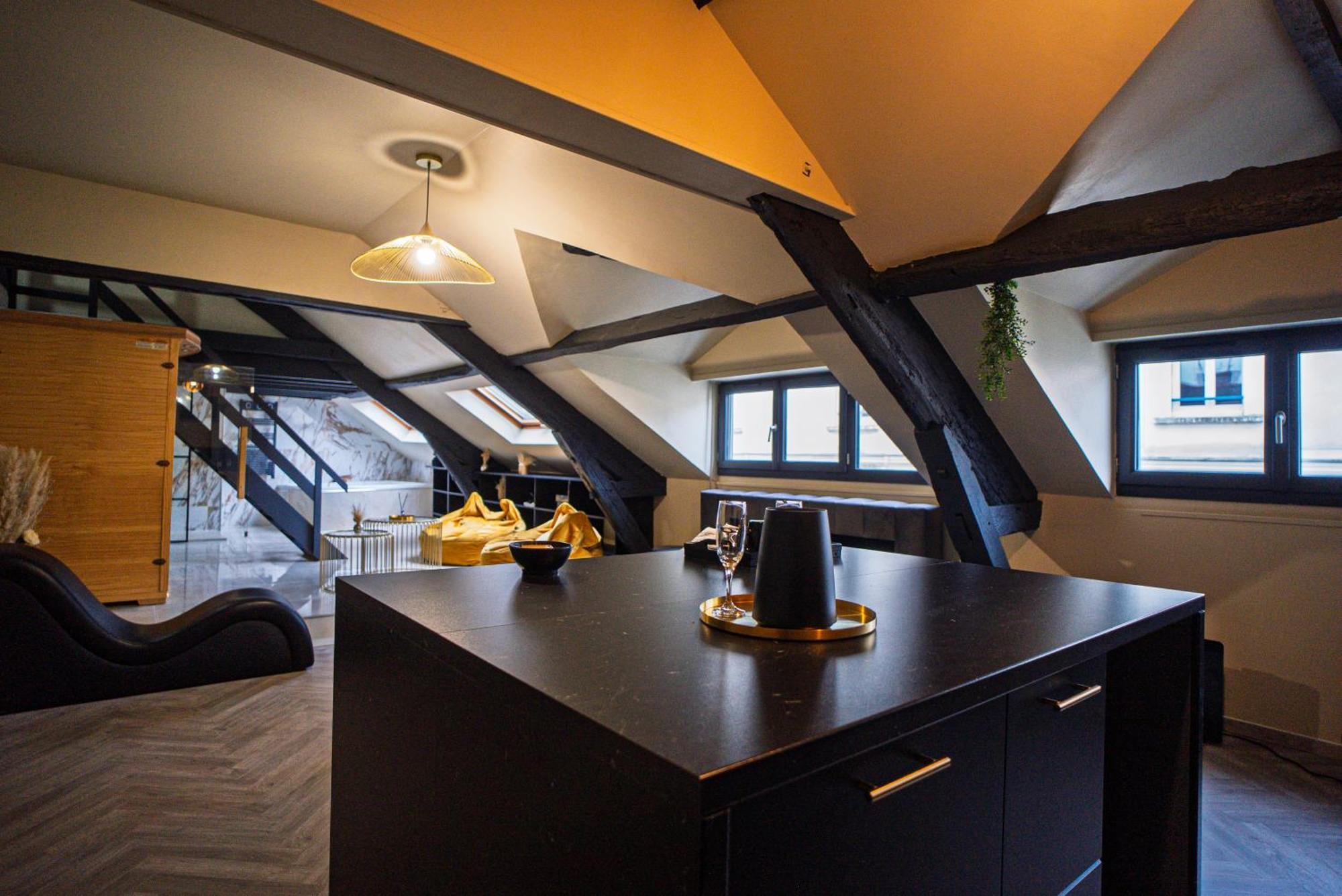La Marble Room - Suite Balneo & Sauna Angers Exterior photo