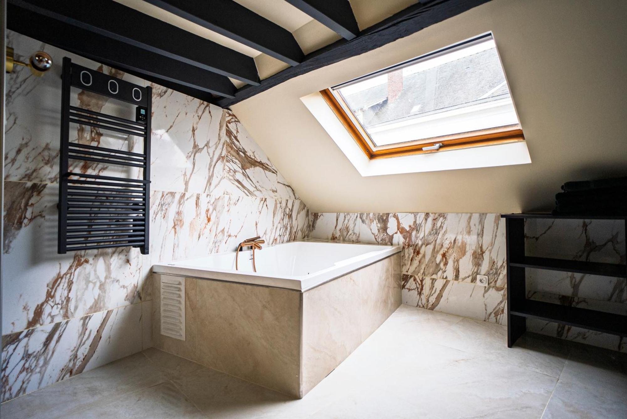 La Marble Room - Suite Balneo & Sauna Angers Exterior photo